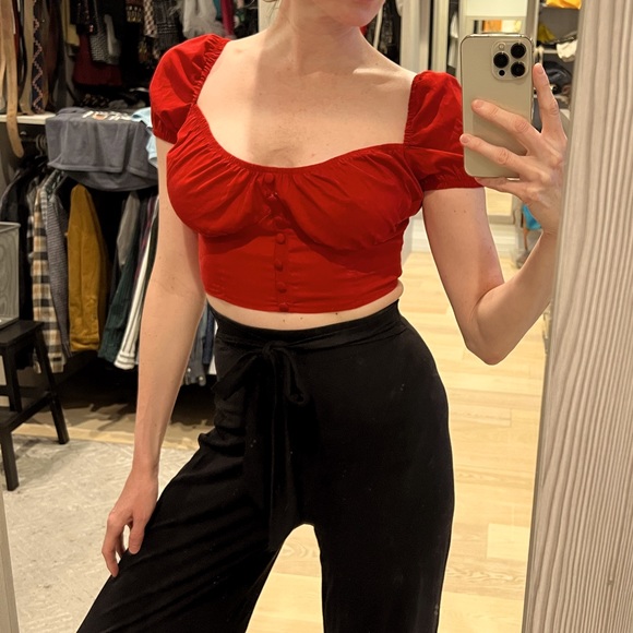 Red Bardot crop top NWOT - Picture 3 of 4